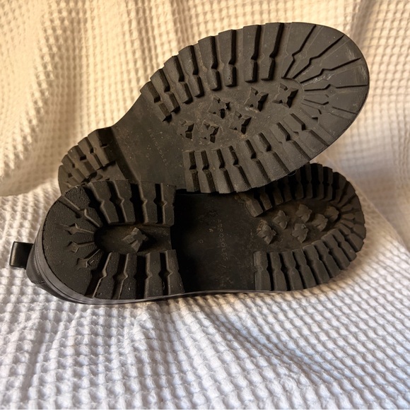 Aerosoles Black Leather Lug Sole Derby Oxford Shoes with Red Accent - Picture 5 of 7